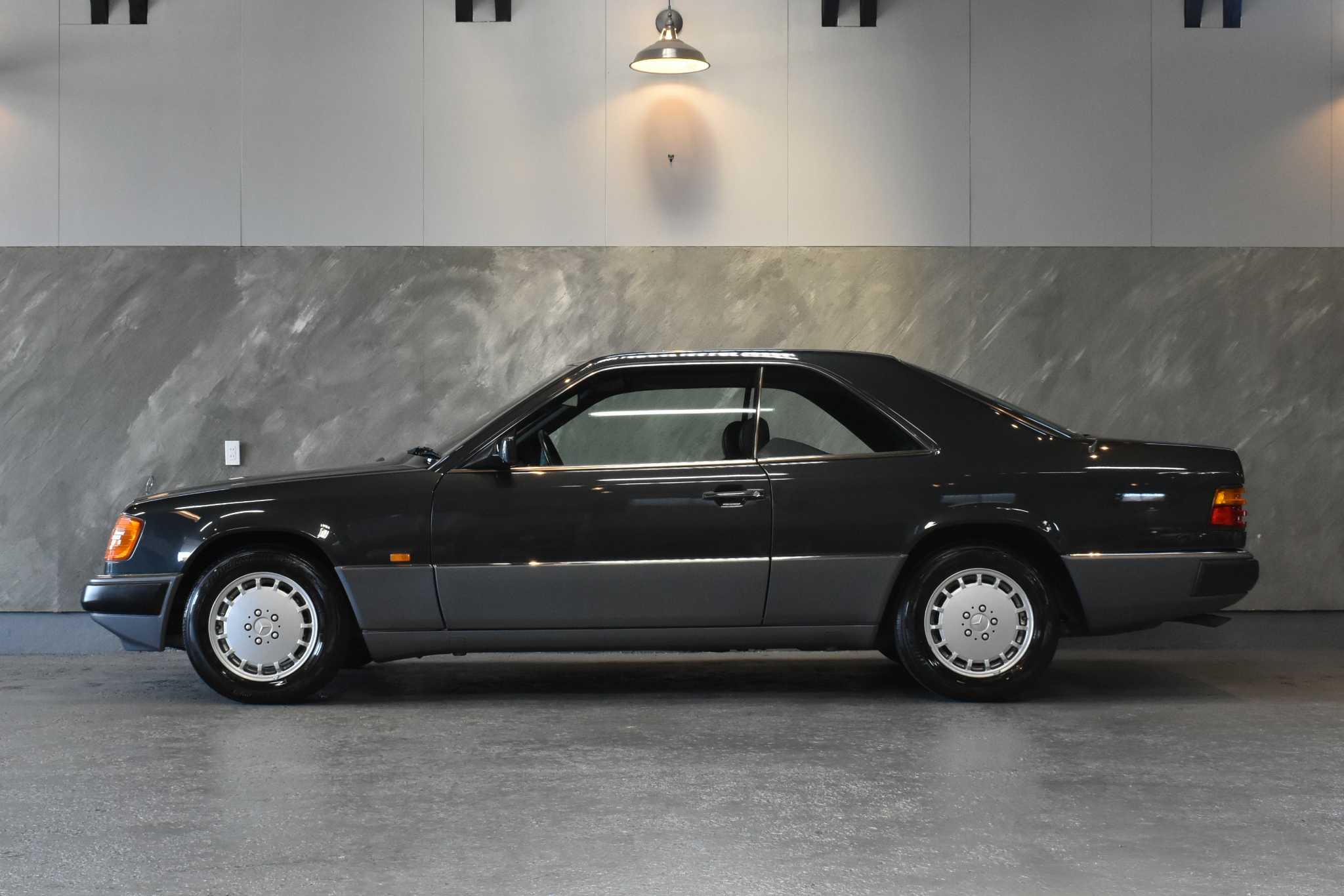 1990年 メルセデス・ベンツ 300CE - Vintage Car VISCO｜北九州市小倉